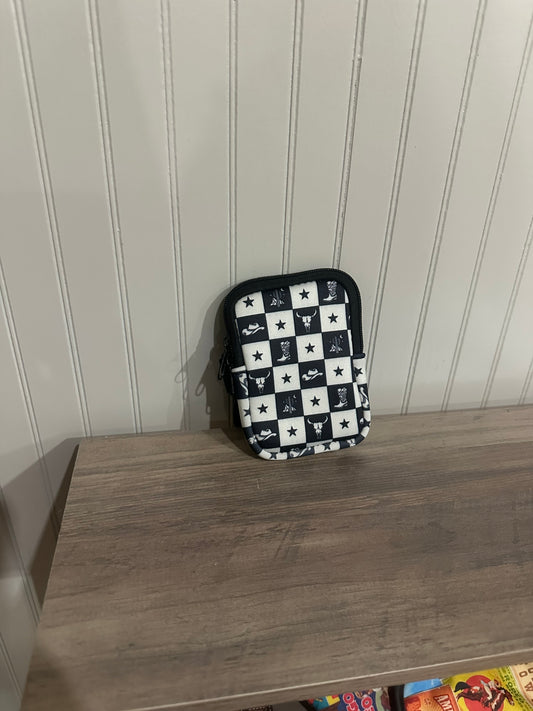 The Checkered Print Tumbler Pouch